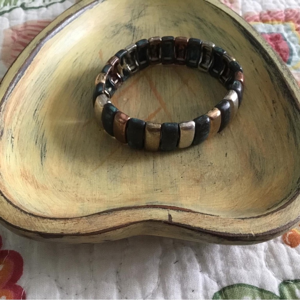 Mixed metal stretch bracelet